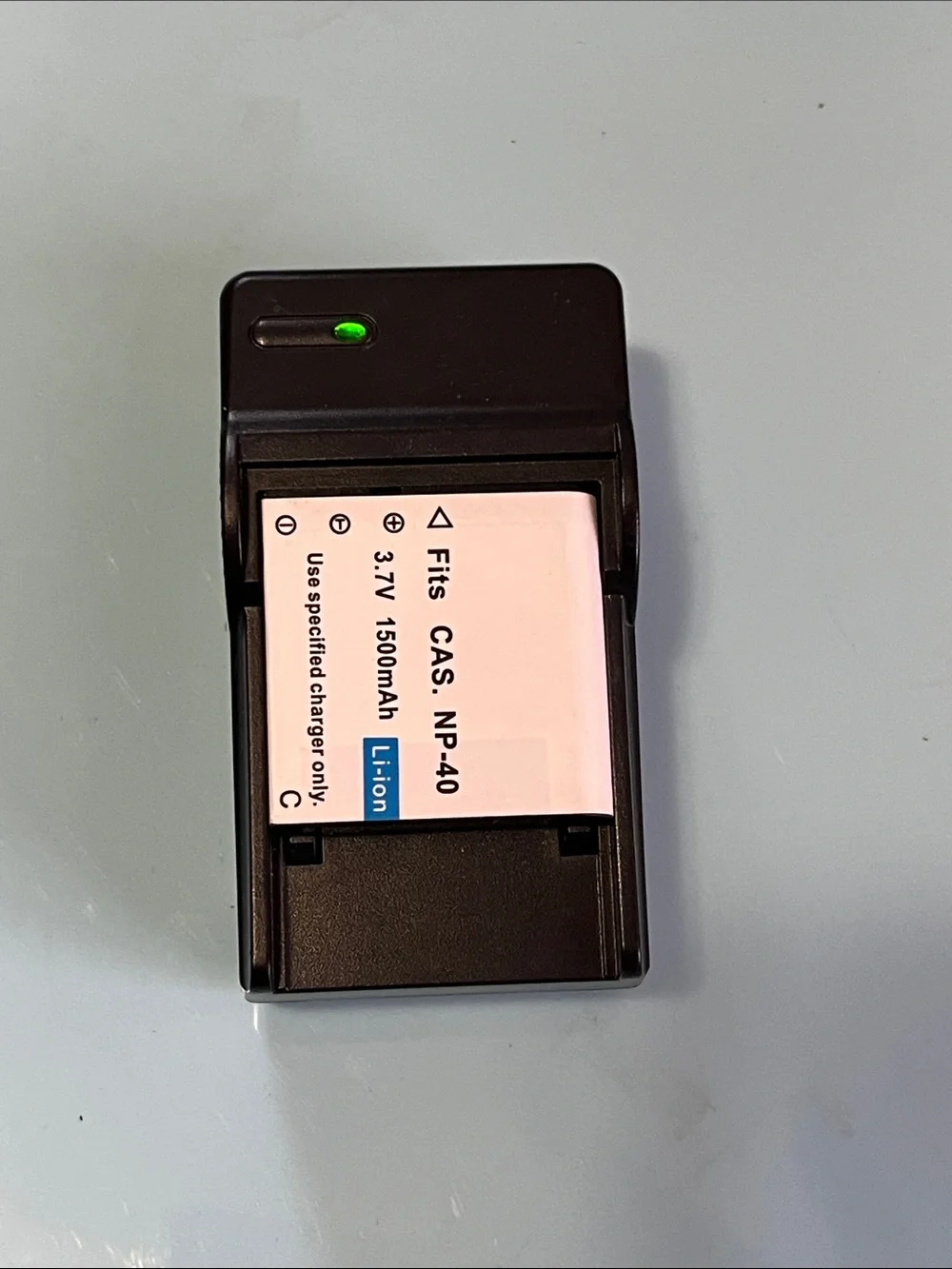 Universal NP-40 Li-ion Battery Charger - Black